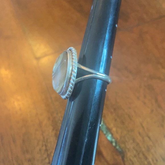 Gorgeous! Vintage Navajo Silver & Abalone Ring - Picture 3 of 9